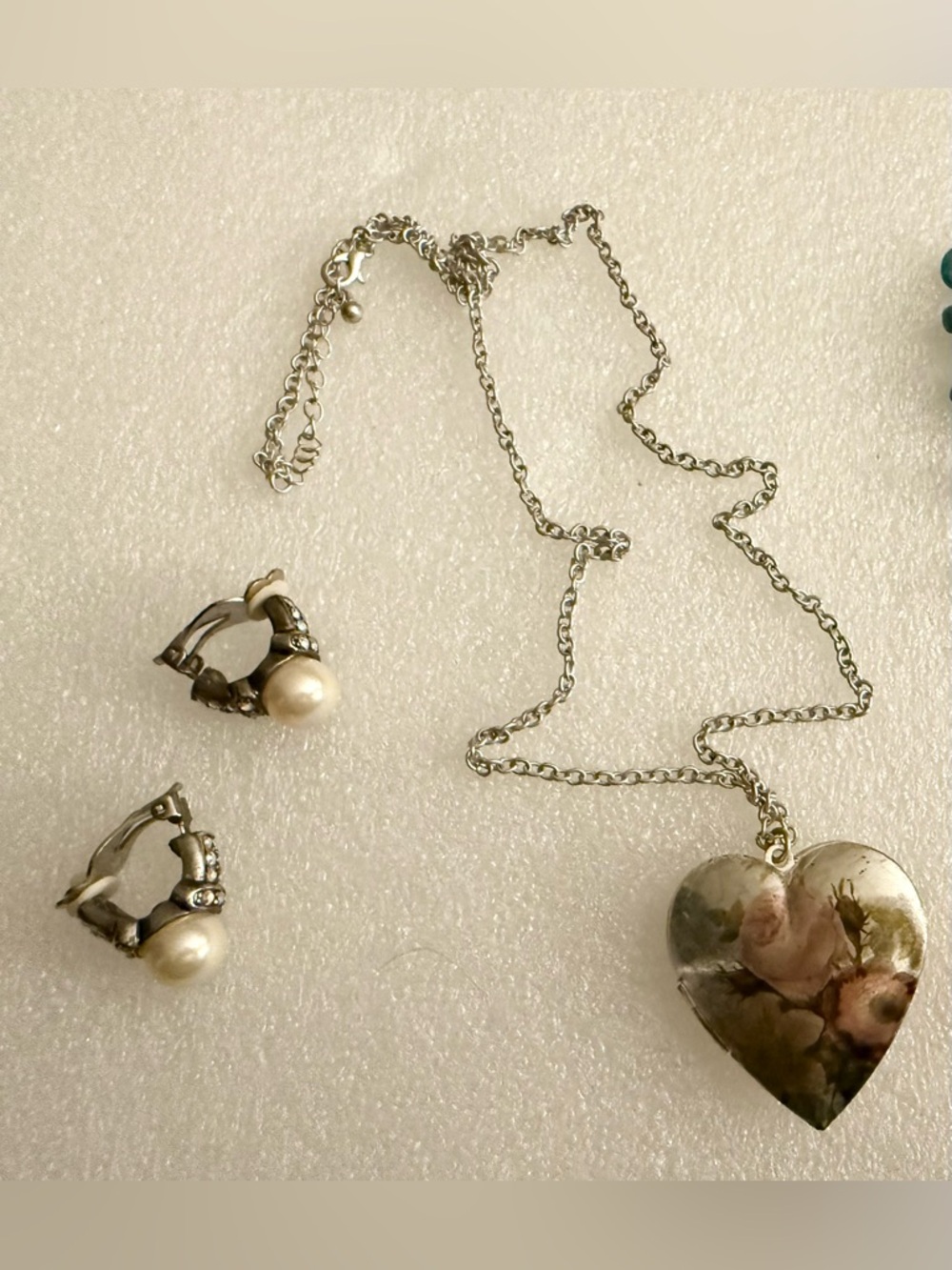 Victorian Style Floral Locket & Rhinestone Pearl Clip-On Jewelry Set